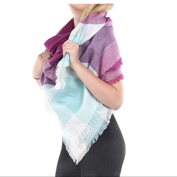 Large multicolor shawl wrap in purple/blue - Picture 4 of 4